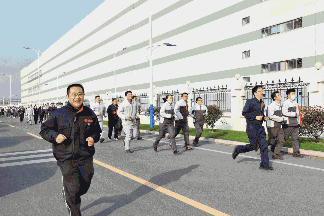 迎新春再出发 华友人在奔驰-文化活动-浙江华友钴业股份有限公司
