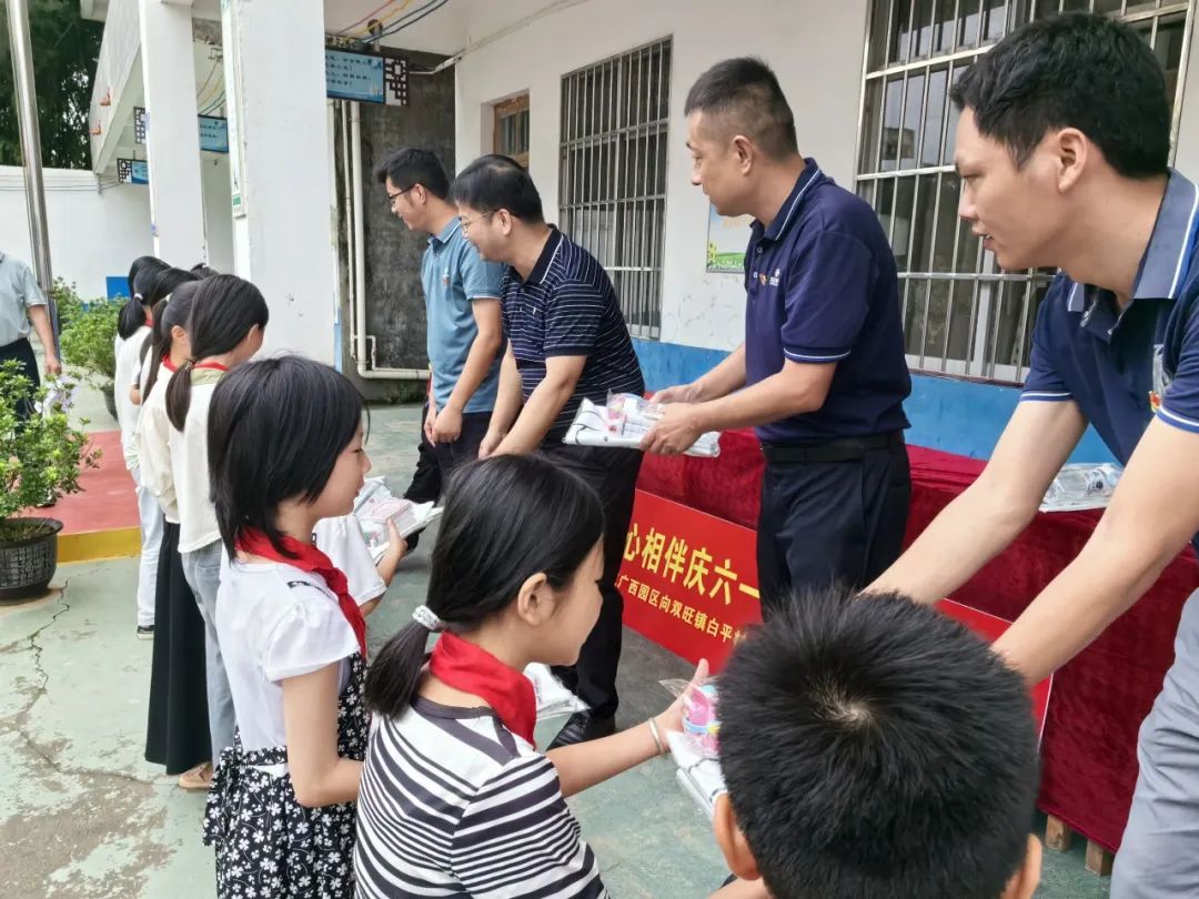 大手拉小手，，，一起庆“6·1”-文化运动-浙江华友钴业股份有限公司
