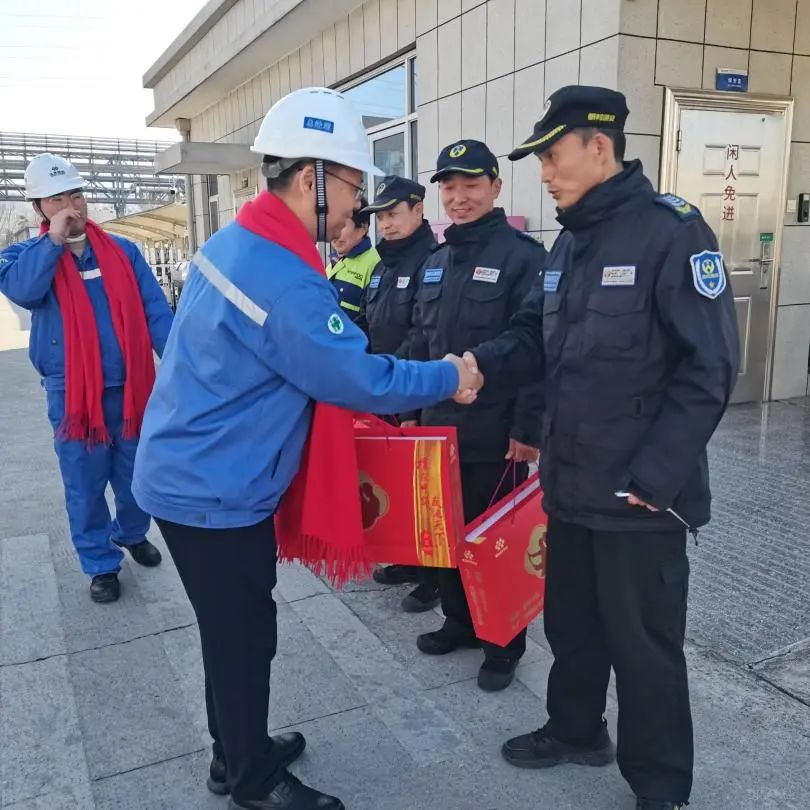 致敬坚守 | 新春慰问送温暖，，，，，鼓舞士气再出发-企业新闻-浙江华友钴业股份有限公司