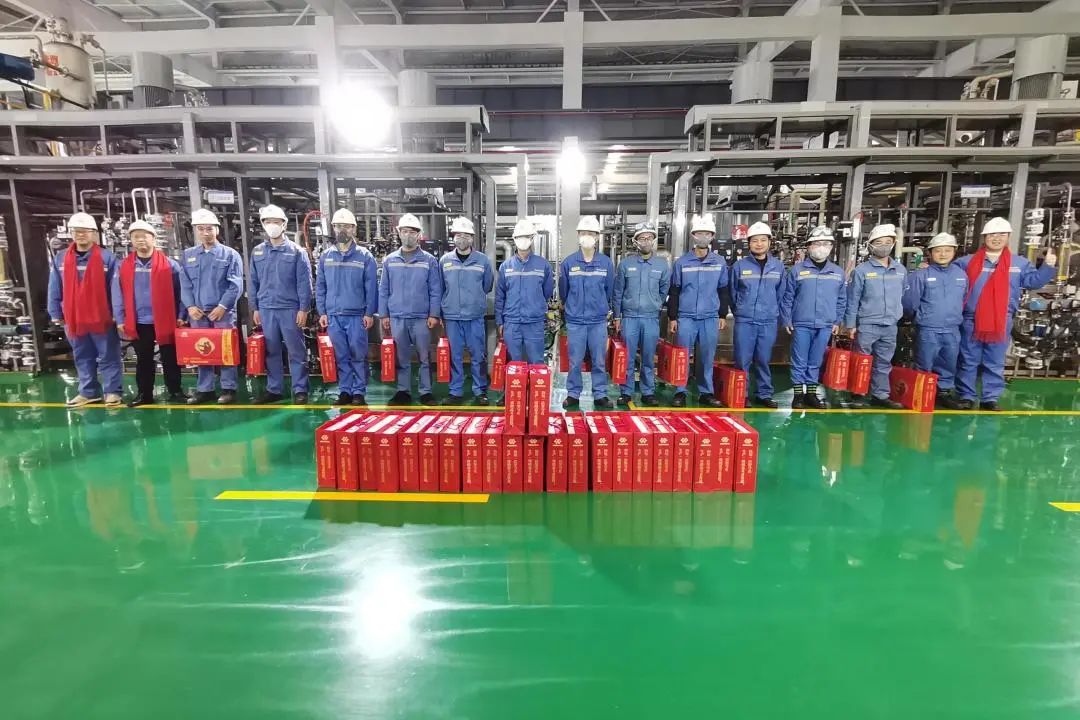 致敬坚守 | 新春慰问送温暖，，，，，鼓舞士气再出发-企业新闻-浙江华友钴业股份有限公司
