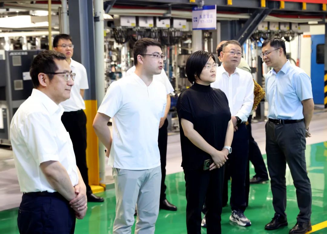 桐乡市委副书记、市长何珊瑚莅临华友衢州工业园调研指导-企业新闻-浙江华友钴业股份有限公司